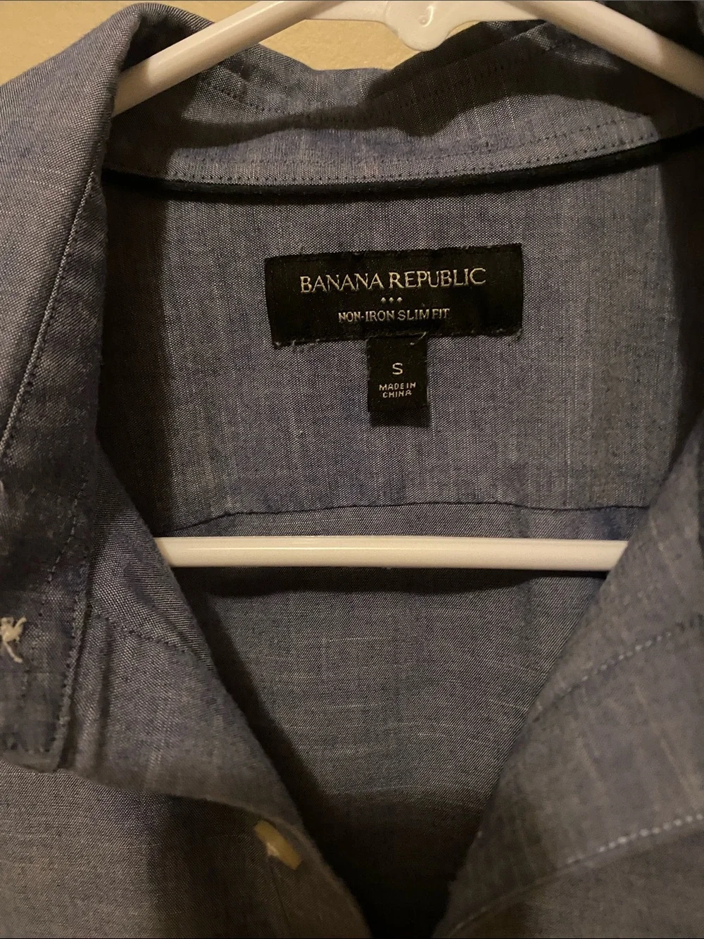 Banana Republic Men’s Chambray Blue Dress Shirt